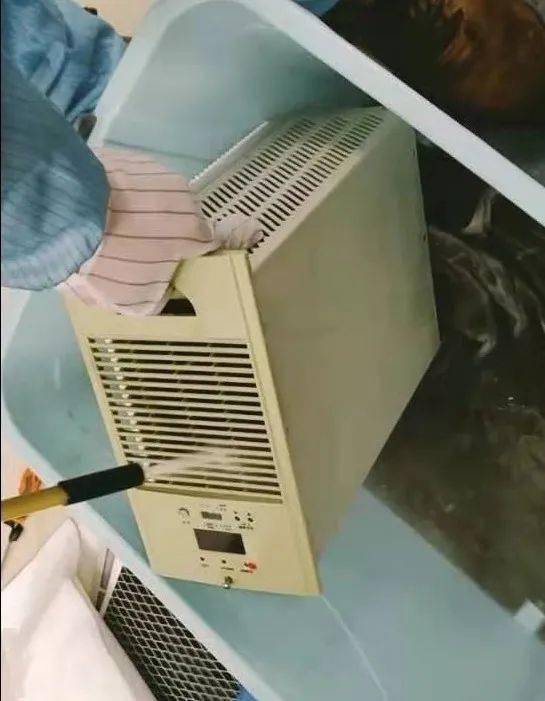 科技守護(hù)電網(wǎng) 通信設(shè)備帶電水沖洗技術(shù)成功首試，為運(yùn)維服務(wù)注入新動(dòng)能